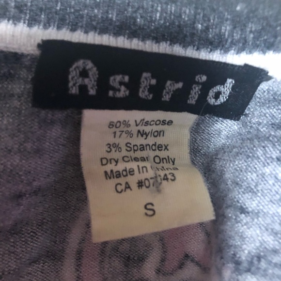 Twin Set Top - Picture 6 of 6